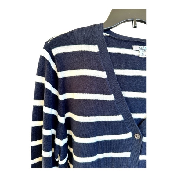 CROFT & BARROW, WOMENS, BLACK & WHITE STRIPE, BUTTON DOWN CARDIGAN. SIZE XL - Picture 4 of 7